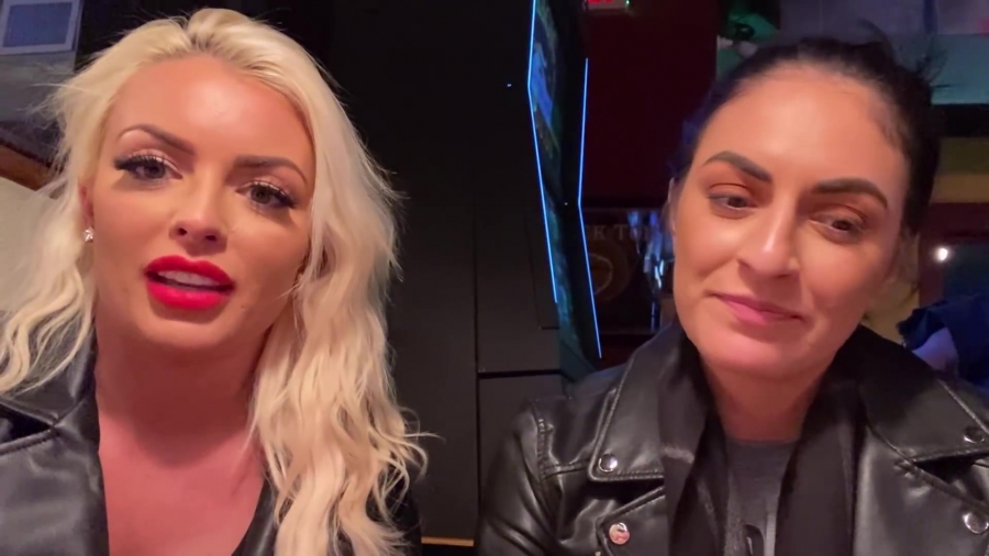 CHICKEN_WINGS_212121_____MANDY_ROSE___SONYA_DEVILLE___WWE_037.jpg