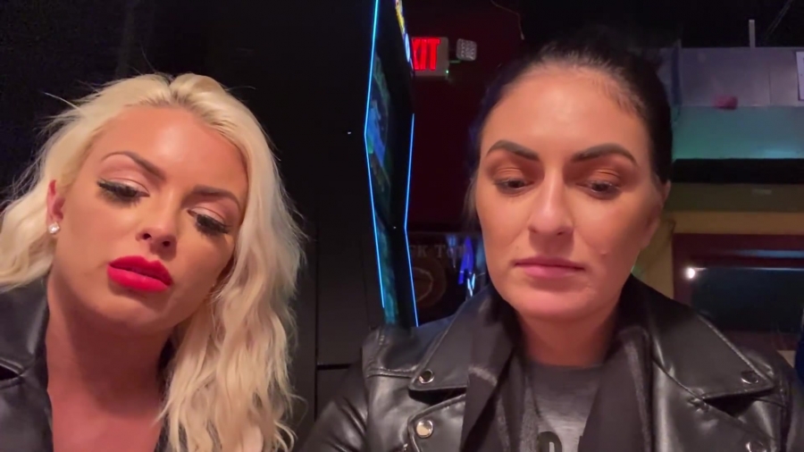 CHICKEN_WINGS_212121_____MANDY_ROSE___SONYA_DEVILLE___WWE_084.jpg