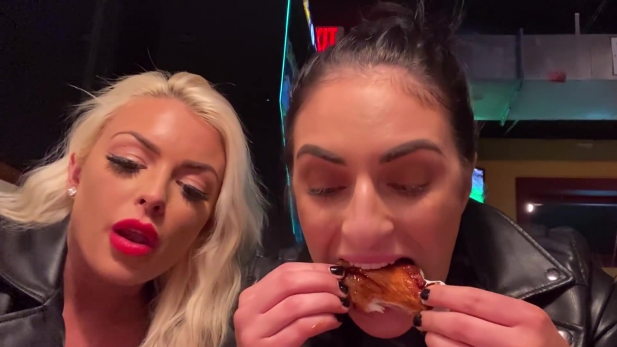 CHICKEN_WINGS_212121_____MANDY_ROSE___SONYA_DEVILLE___WWE_100.jpg