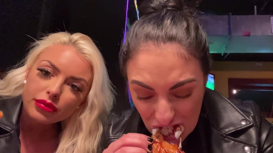 CHICKEN_WINGS_212121_____MANDY_ROSE___SONYA_DEVILLE___WWE_101.jpg