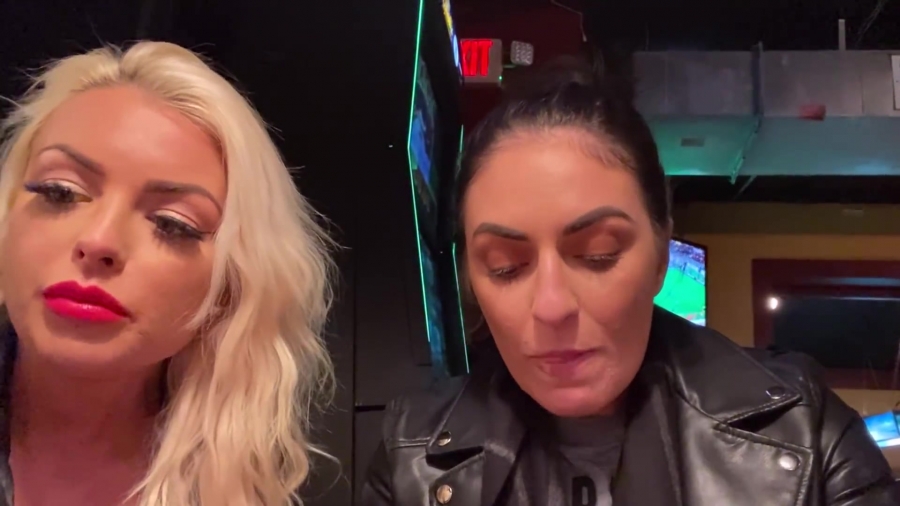 CHICKEN_WINGS_212121_____MANDY_ROSE___SONYA_DEVILLE___WWE_106.jpg