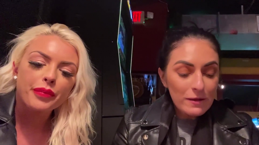 CHICKEN_WINGS_212121_____MANDY_ROSE___SONYA_DEVILLE___WWE_116.jpg