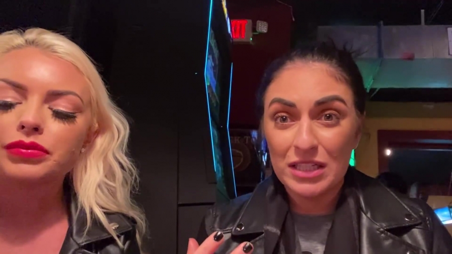 CHICKEN_WINGS_212121_____MANDY_ROSE___SONYA_DEVILLE___WWE_133.jpg