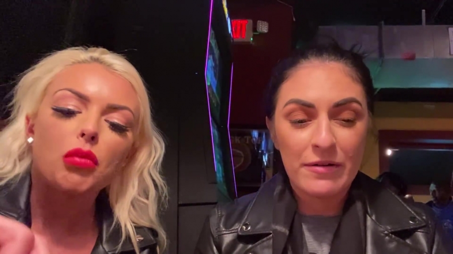 CHICKEN_WINGS_212121_____MANDY_ROSE___SONYA_DEVILLE___WWE_134.jpg