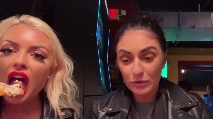 CHICKEN_WINGS_212121_____MANDY_ROSE___SONYA_DEVILLE___WWE_137.jpg