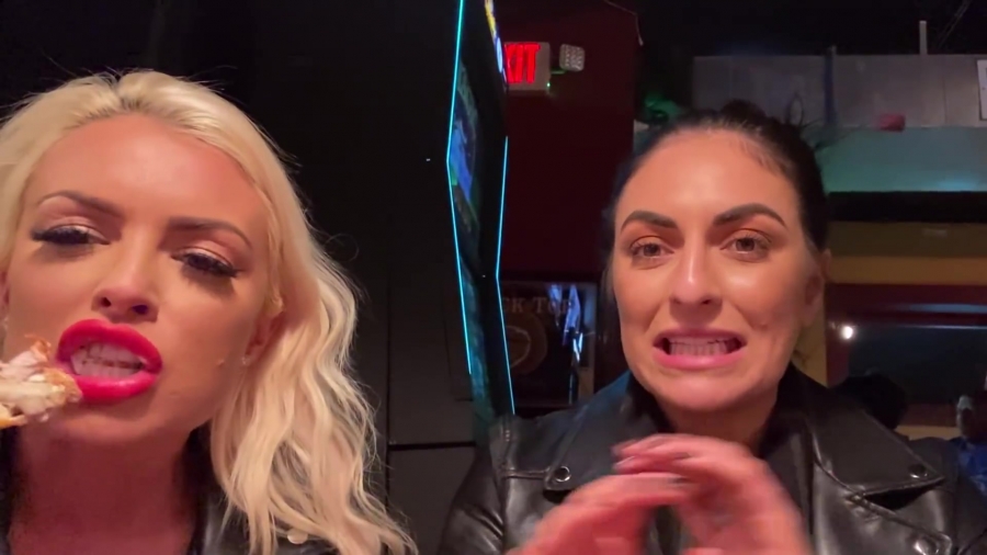 CHICKEN_WINGS_212121_____MANDY_ROSE___SONYA_DEVILLE___WWE_139.jpg