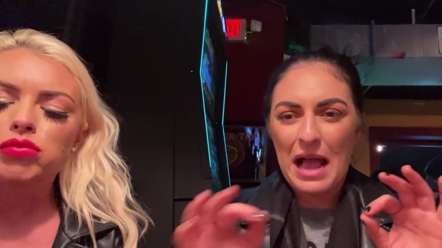 CHICKEN_WINGS_212121_____MANDY_ROSE___SONYA_DEVILLE___WWE_141.jpg