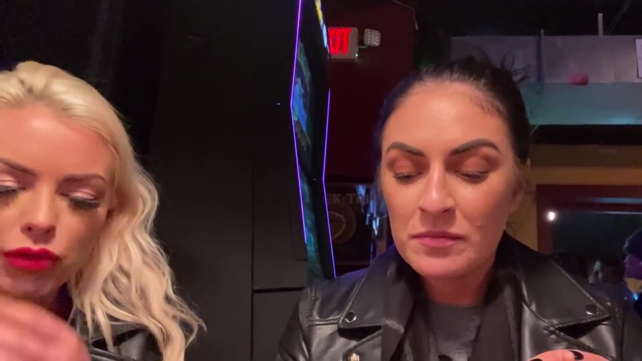 CHICKEN_WINGS_212121_____MANDY_ROSE___SONYA_DEVILLE___WWE_142.jpg