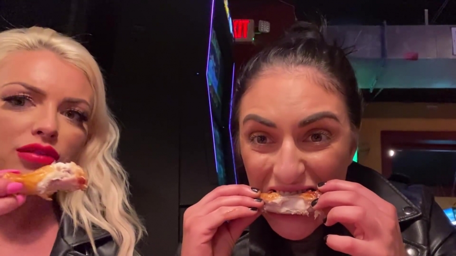 CHICKEN_WINGS_212121_____MANDY_ROSE___SONYA_DEVILLE___WWE_146.jpg