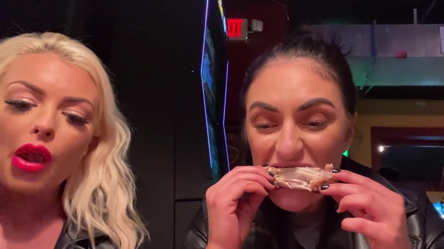 CHICKEN_WINGS_212121_____MANDY_ROSE___SONYA_DEVILLE___WWE_150.jpg