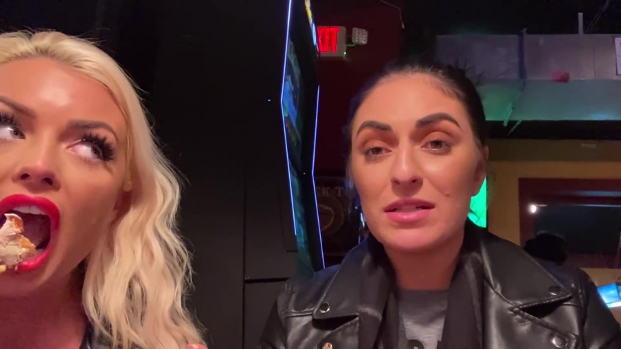 CHICKEN_WINGS_212121_____MANDY_ROSE___SONYA_DEVILLE___WWE_154.jpg