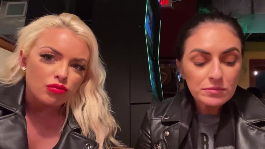 CHICKEN_WINGS_212121_____MANDY_ROSE___SONYA_DEVILLE___WWE_194.jpg