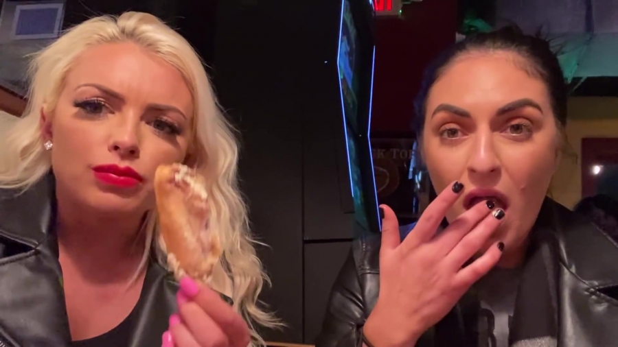 CHICKEN_WINGS_212121_____MANDY_ROSE___SONYA_DEVILLE___WWE_199.jpg