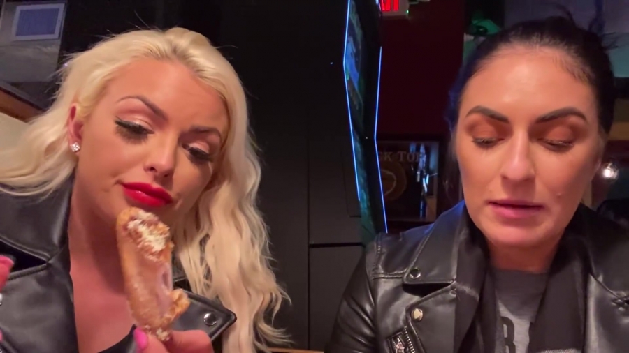 CHICKEN_WINGS_212121_____MANDY_ROSE___SONYA_DEVILLE___WWE_203.jpg