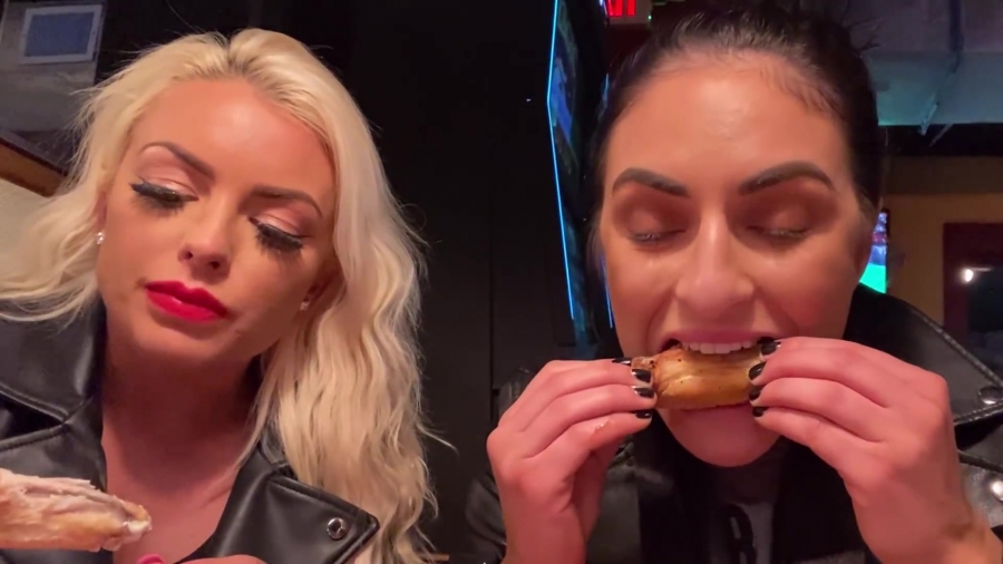 CHICKEN_WINGS_212121_____MANDY_ROSE___SONYA_DEVILLE___WWE_217.jpg