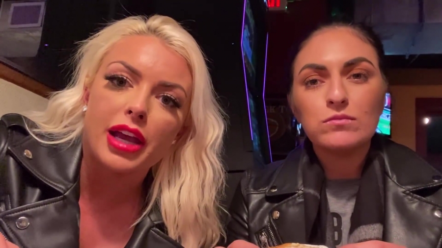 CHICKEN_WINGS_212121_____MANDY_ROSE___SONYA_DEVILLE___WWE_222.jpg