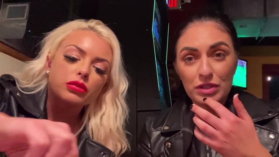 CHICKEN_WINGS_212121_____MANDY_ROSE___SONYA_DEVILLE___WWE_237.jpg