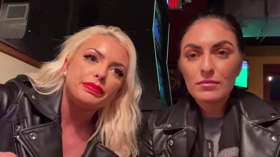 CHICKEN_WINGS_212121_____MANDY_ROSE___SONYA_DEVILLE___WWE_239.jpg