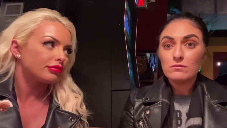 CHICKEN_WINGS_212121_____MANDY_ROSE___SONYA_DEVILLE___WWE_253.jpg