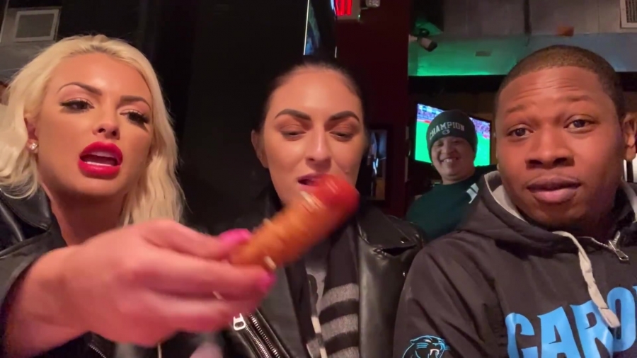 CHICKEN_WINGS_212121_____MANDY_ROSE___SONYA_DEVILLE___WWE_286.jpg