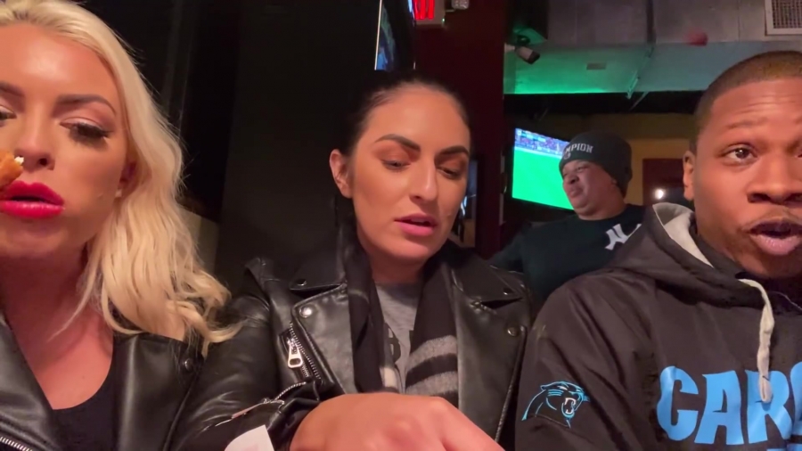 CHICKEN_WINGS_212121_____MANDY_ROSE___SONYA_DEVILLE___WWE_290.jpg