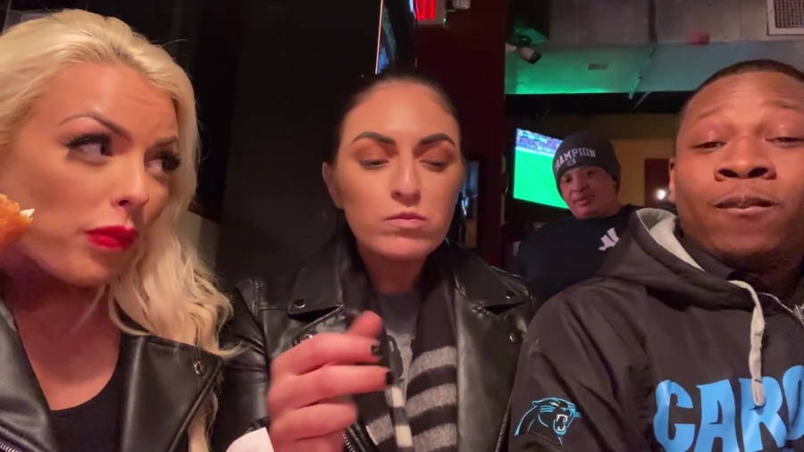 CHICKEN_WINGS_212121_____MANDY_ROSE___SONYA_DEVILLE___WWE_294.jpg