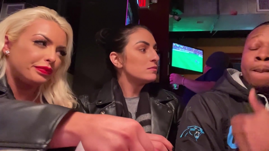 CHICKEN_WINGS_212121_____MANDY_ROSE___SONYA_DEVILLE___WWE_302.jpg