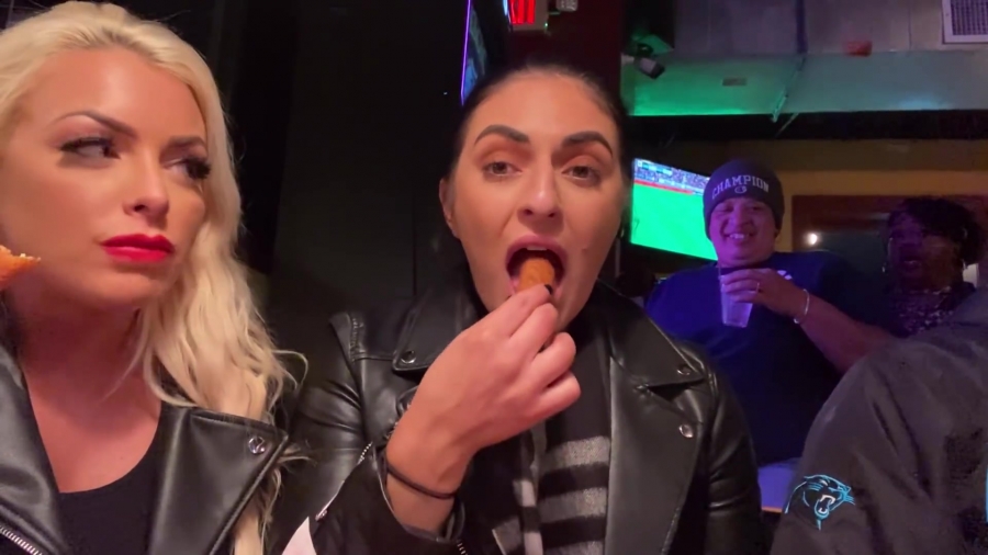 CHICKEN_WINGS_212121_____MANDY_ROSE___SONYA_DEVILLE___WWE_308.jpg