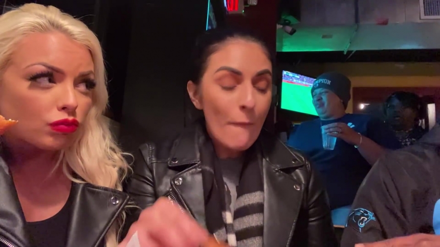 CHICKEN_WINGS_212121_____MANDY_ROSE___SONYA_DEVILLE___WWE_309.jpg