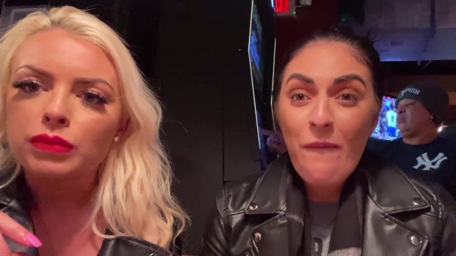 CHICKEN_WINGS_212121_____MANDY_ROSE___SONYA_DEVILLE___WWE_329.jpg