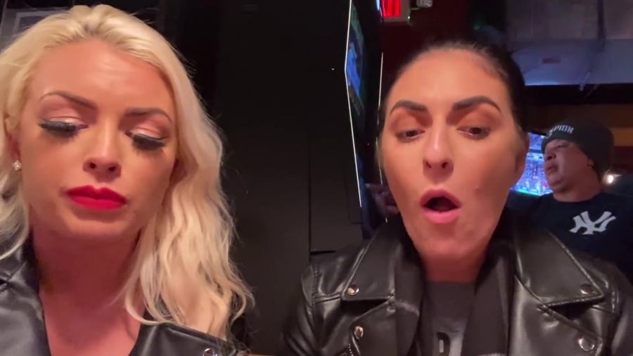 CHICKEN_WINGS_212121_____MANDY_ROSE___SONYA_DEVILLE___WWE_331.jpg