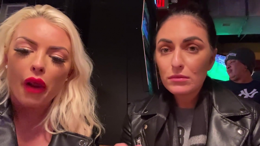 CHICKEN_WINGS_212121_____MANDY_ROSE___SONYA_DEVILLE___WWE_335.jpg