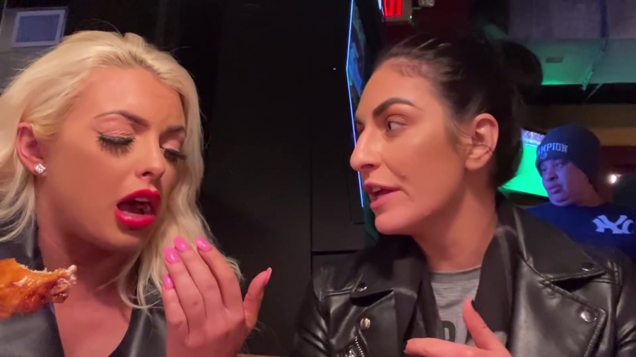 CHICKEN_WINGS_212121_____MANDY_ROSE___SONYA_DEVILLE___WWE_371.jpg