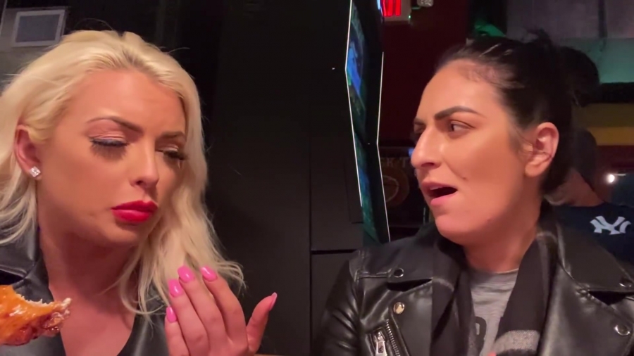 CHICKEN_WINGS_212121_____MANDY_ROSE___SONYA_DEVILLE___WWE_372.jpg