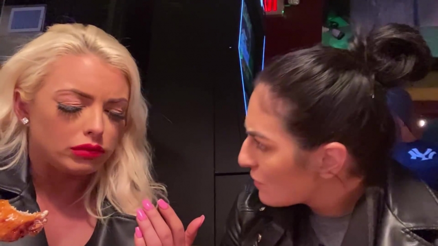 CHICKEN_WINGS_212121_____MANDY_ROSE___SONYA_DEVILLE___WWE_373.jpg