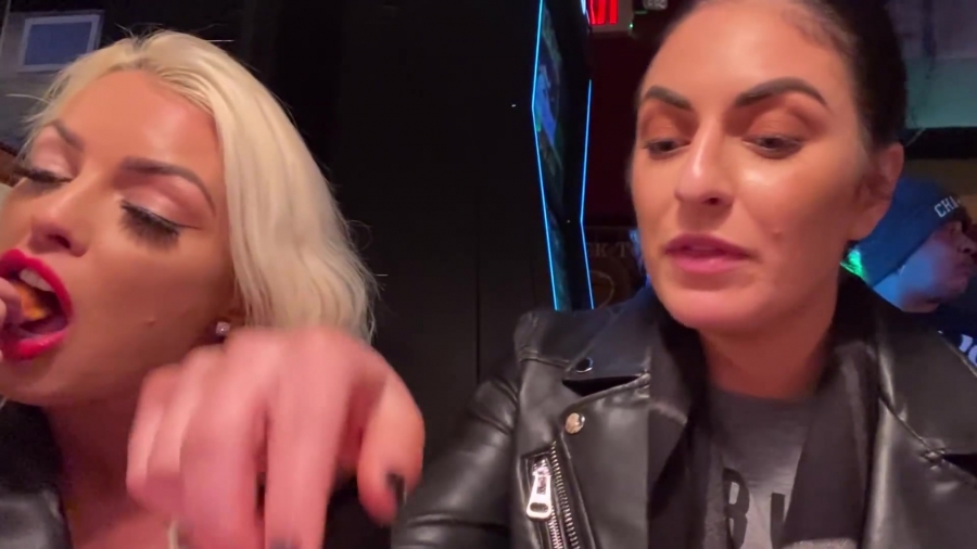 CHICKEN_WINGS_212121_____MANDY_ROSE___SONYA_DEVILLE___WWE_383.jpg