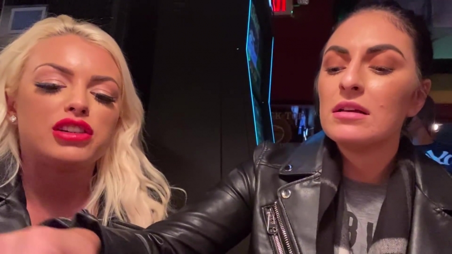 CHICKEN_WINGS_212121_____MANDY_ROSE___SONYA_DEVILLE___WWE_389.jpg