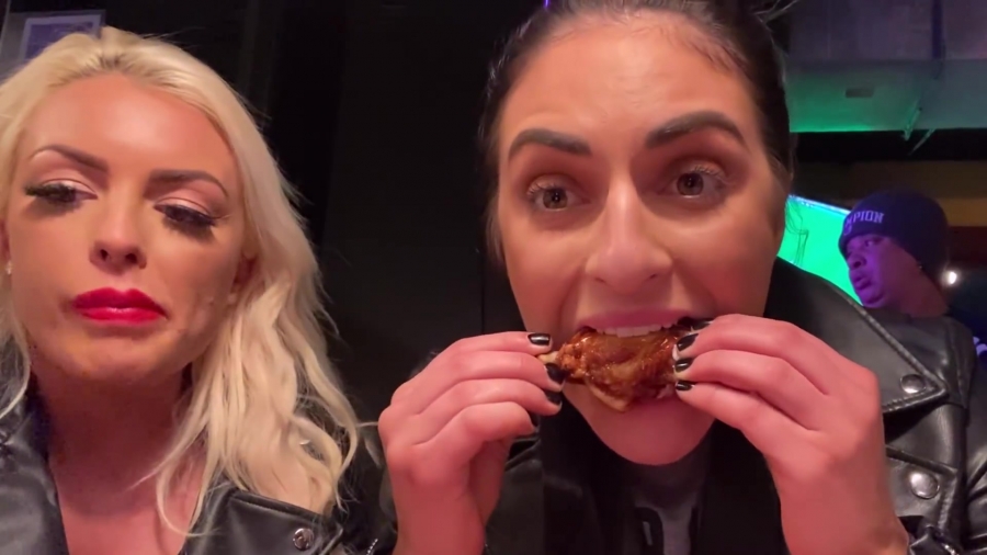 CHICKEN_WINGS_212121_____MANDY_ROSE___SONYA_DEVILLE___WWE_392.jpg