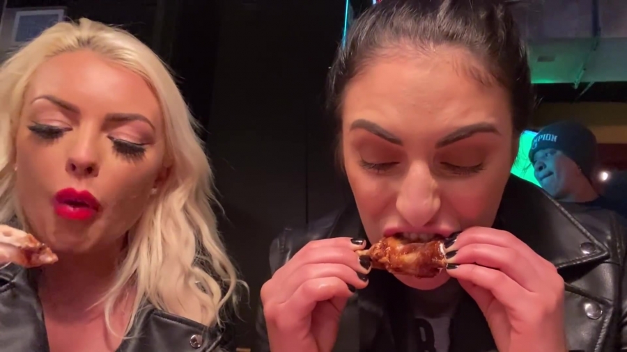 CHICKEN_WINGS_212121_____MANDY_ROSE___SONYA_DEVILLE___WWE_393.jpg