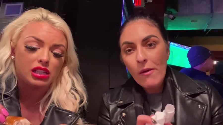 CHICKEN_WINGS_212121_____MANDY_ROSE___SONYA_DEVILLE___WWE_398.jpg