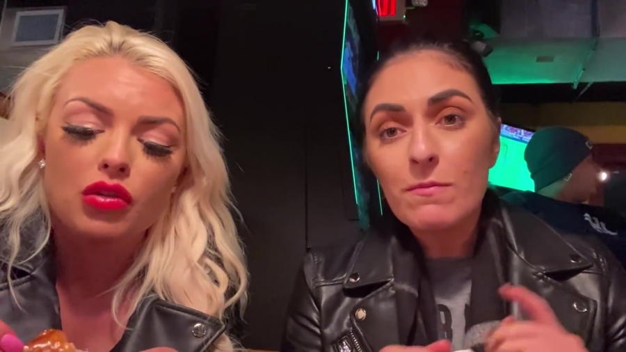 CHICKEN_WINGS_212121_____MANDY_ROSE___SONYA_DEVILLE___WWE_399.jpg