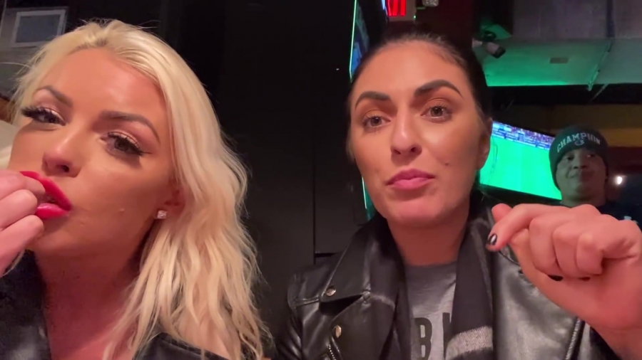 CHICKEN_WINGS_212121_____MANDY_ROSE___SONYA_DEVILLE___WWE_405.jpg