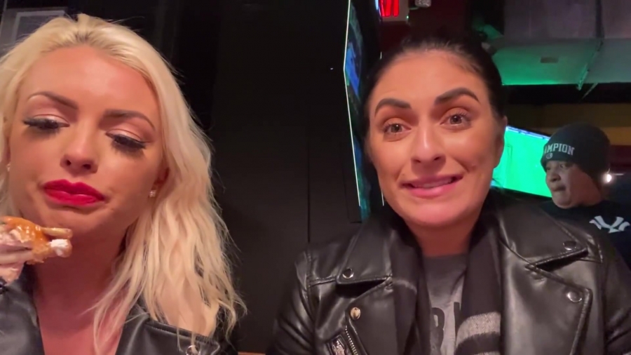 CHICKEN_WINGS_212121_____MANDY_ROSE___SONYA_DEVILLE___WWE_411.jpg