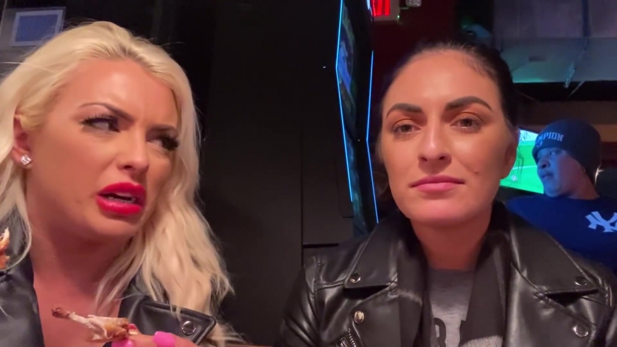 CHICKEN_WINGS_212121_____MANDY_ROSE___SONYA_DEVILLE___WWE_424.jpg