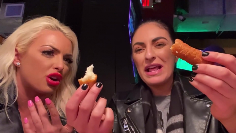 CHICKEN_WINGS_212121_____MANDY_ROSE___SONYA_DEVILLE___WWE_437.jpg