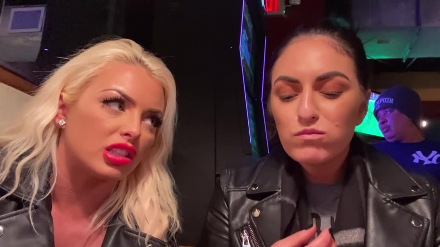 CHICKEN_WINGS_212121_____MANDY_ROSE___SONYA_DEVILLE___WWE_441.jpg