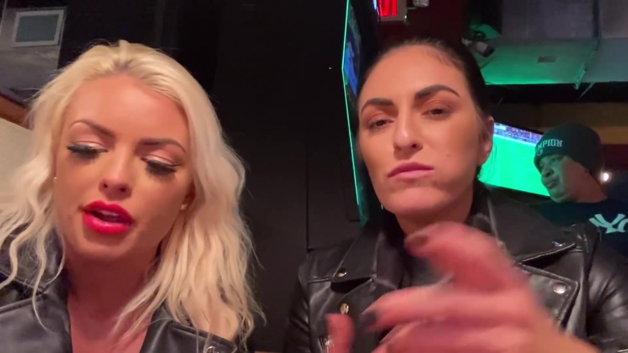 CHICKEN_WINGS_212121_____MANDY_ROSE___SONYA_DEVILLE___WWE_442.jpg