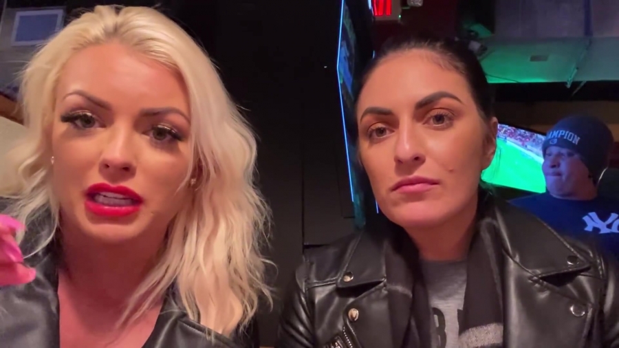 CHICKEN_WINGS_212121_____MANDY_ROSE___SONYA_DEVILLE___WWE_457.jpg