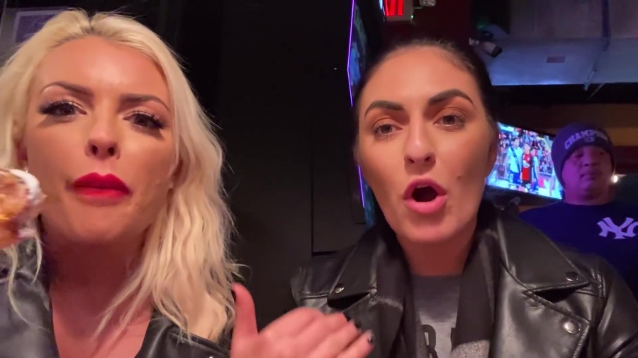 CHICKEN_WINGS_212121_____MANDY_ROSE___SONYA_DEVILLE___WWE_476.jpg