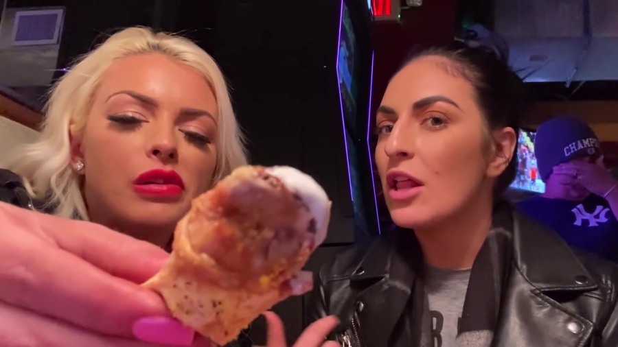 CHICKEN_WINGS_212121_____MANDY_ROSE___SONYA_DEVILLE___WWE_478.jpg